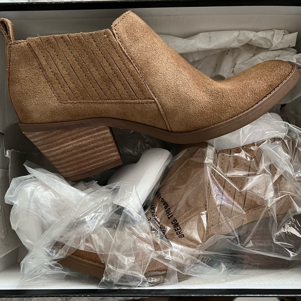 NWT Dolce Vita Booties Ankle Boots
